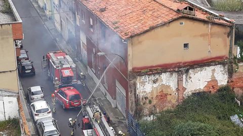 Incendio en una nave en Almacenes Industriales