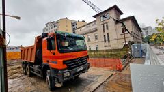 Las obras de construcci�n de un edificio en un solar cercano son, casi con total seguridad, las causantes de las grietas en el CEIP Praza de Barcelos de Pontevedra
