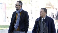 Jaume Alonso-Cuevillas (d) junto al humorista Ja�r Dom�nguez.