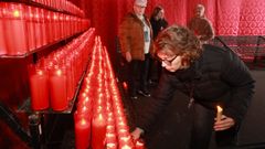 El goteo de fieles en la capilla del Ecce Homo de la Misericordia es continuo este viernes, D�a das Tres Gracias