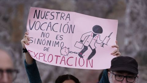 El Sindicato M�dico Profesional de Asturias (Simpa) convoca una concentraci�n en la tercera de las cuatro jornadas de huelga convocadas en todo el pa�s por las condiciones profesionales de los m�dicos