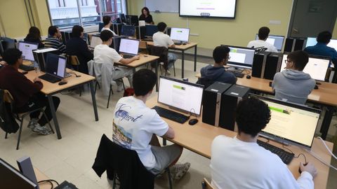 Unha clase do primeiro ciclo internacional de FP p�blico de Espa�a, que puxo en marcha o IES Fernando Wirtz da Coru�a cun centro ingl�s