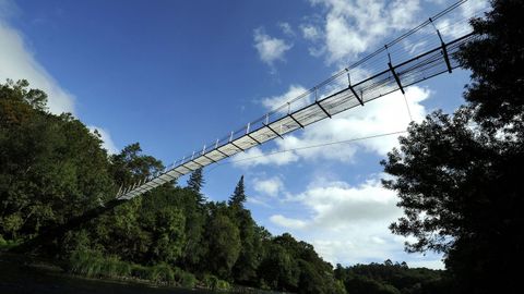 Puente colgante de O Xirimbao, sobre el r�o Ulla, A Coru�a