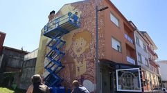 As� marchaba ayer por la ma�ana el mural en la r�a Rosal�a de Castro vimiancesa 