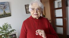 Elena Villares no se despega del colgante de teleasistencia cuando est� en casa