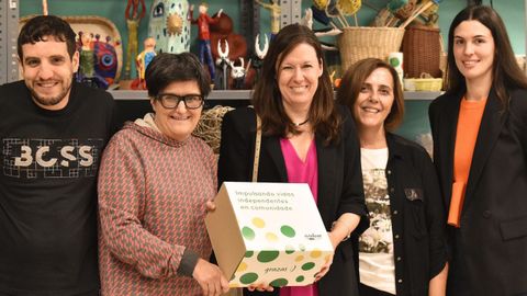 Las representantes de Congalsa Isabel Caas e Irene Souto, con la presidenta de Ambar, Milagros Rey, en el lanzamiento de su tienda online