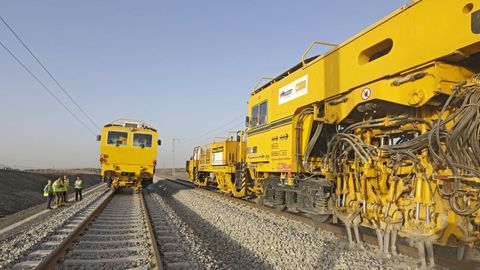 Trabajos de prueba en la construcci&oacute;n del AVE a La Meca