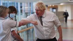 Boris Johnson opt� por supervisar la vacunaci�n del covid para evitar participar en el debate parlamentario