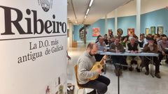 Un momento de la actuaci�n de la pasada semana en el ciclo Cata e Arte, con el m�sico Juan V�zquez interpretando piezas de m�sica antigua