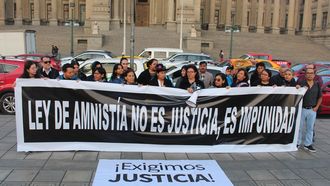 Manifestacin contra la ley de amnista ante el Palacio de Justicia de Lima.