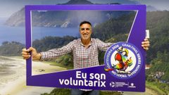 Miguel Balea, responsable de voluntarios, en la Oficina de Voluntarios de Benito Corbal en Pontevedra. 