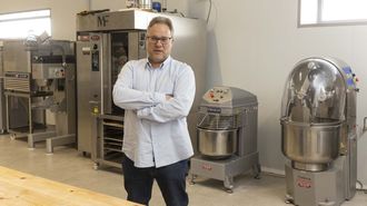Manuel Seoane, de Distribuciones Seoane e Hijos, en B�rtoa, Carballo