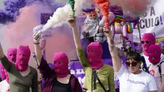 Vista de la manifestaci�n convocada por el movimiento �Asturies Feminista 8M� con motivo del D�a Internacional de la Mujer bajo el lema �Ni la tierra ni las mujeres somos territorio de conquista�