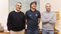 Daniel Prez, Brais Pensado y Daniel Barreiro en la recepcin que le ofreci a Brais el Concello de Carballo hace un mes.