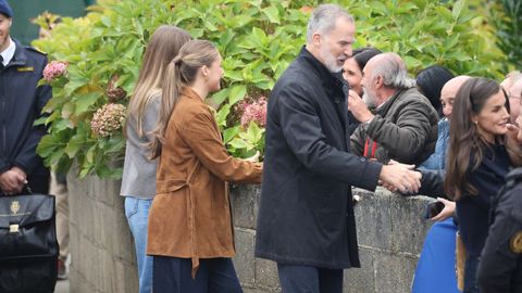 Los Reyes, la princesa Leonor y la Infanta Sof�a durante el acto de entrega del premio al ?Pueblo Ejemplar de Asturias 2025, a 25 de octubre de 2025, en Valdesoto, Sieto, Asturias (Espa�a). El Premio al Pueblo Ejemplar de Asturias 2025 ha sido concedido a la parroquia de Valdesoto, que pertenece al concejo asturiano de Siero