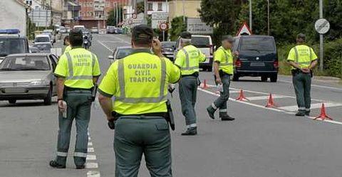 Imagen de archivo de un control de trfico realizado en una carretera gallega. 