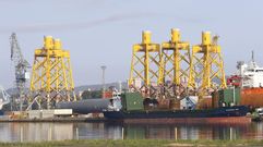 El astillero de Fene tiene en construccin dos contratos de monopilotes y uno de jackets