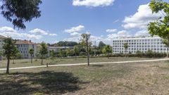 La finca est� al lado del p�rking p�blico de Santa Marta