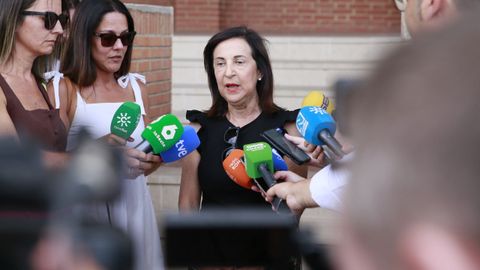 Margarita Robles, este lunes tras su visita al tercio Alejandro Farnesio de la Legión, en Ronda, Málaga.