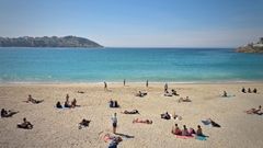 Un domingo de playa en el mes de abril en A Coru&ntilde;a. 