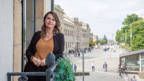 La interiorista Lara Villaverde desde su estudio ubicado en la Plaza de Espa�a de Pontevedra