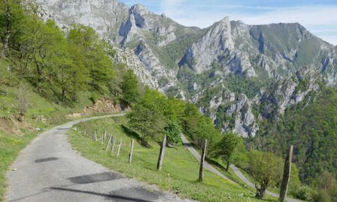 Ruta de ascenso a Casielles
