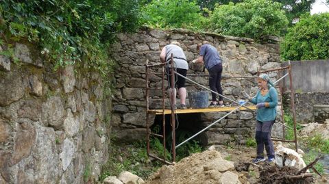 Veci�os e alumnado impl�canse na rehabilitaci�n en Quenxe 