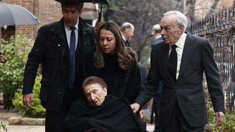  La infanta Margarita de Borb�n y su marido Carlos Zurita a su llegada a la catedral ortodoxa griega de San Andr�s y San Demetrio de Madrid.