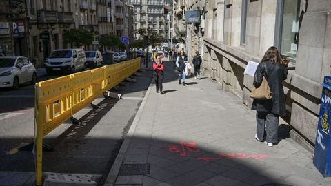 La zona de carga y descarga al inicio de la calle ya est inhabilitada, lo que genera molestias.