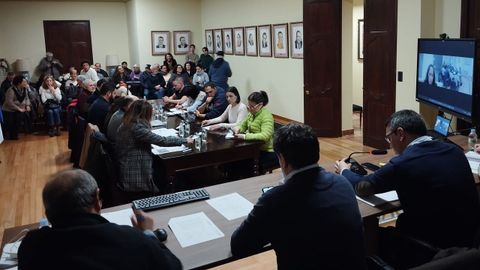 El pleno de Ribadeo, en la imagen en una sesi�n extraordinaria, aprob� el presupuesto con los votos del PP, que gobierna con mayor�a absoluta