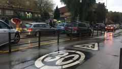 El caos de tr�fico en el exterior del P�o XII pone en riesgo a los escolares