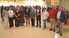Una decena de empleados de El Corte Ingl�s de Santiago muestran su faceta m�s creativa en la exposici�n inaugurada en el centro comercial, llamada �Arte y oficio�, que pone el colof�n a los actos conmemorativos de sus 25 a�os de historia.