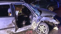 El veh�culo de donde fue excarcelado una de las personas heridas