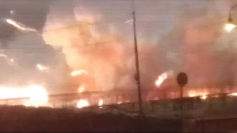 Explosi�n de voladores en Cangas del Narcea