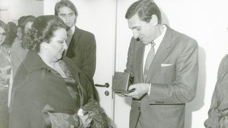 Montserrat Caball� y el alcalde de Pontevedra en 1987, Rivas Font�n
