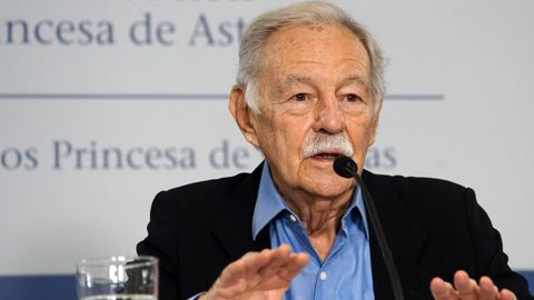 Eduardo Mendoza cree que la novela goza de una �excelente salud� y tiene �voces nuevas�