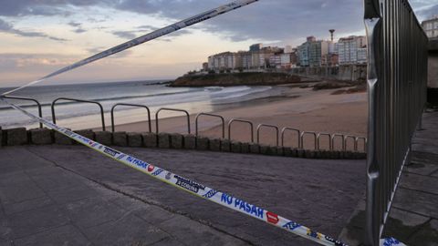 As amaneci el paseo martimo de A Corua este martes, con una alerta naranja activa desde las 9.00 horas