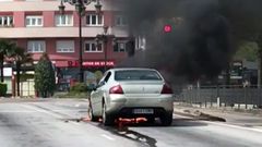 Arde un coche parado en el acceso a Oviedo desde la autopista Y