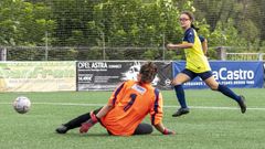 Vicky firma el segundo tanto del Rosal�a ante el Interr�as