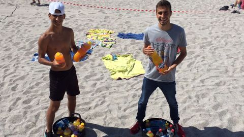 AMBIENTE EN LAS PLAYAS DE A CORU�A POR LA TARDE