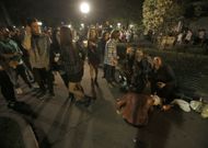 J�venes de botell�n la semana pasada en los jardines de M�ndez N��ez. 