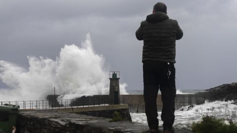 Fuerte oleaje en Viav�lez