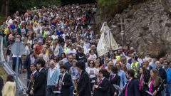 Bajada de la virgen del santuario a la iglesia de Cai�n.