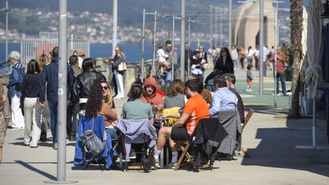 Vecinos de Mar&iacute;n disfrutando del buen tiempo este domingo