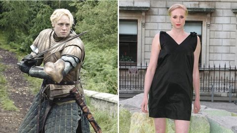 GWENDOLINE CHRISTIE. La gigante con alma de caballero Brienne de Tarth es una inglesa con mucho gusto. Le encantan los vestidos de Miu Miu y, como no, las prendas que le diseña su novio Giles Deacon