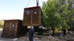 Los vestuarios y los ba�os, que son modulares, no abrir�n hasta que est� operativa la playa fluvial