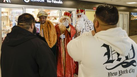 Visita de los Reyes Magos en el CHUO