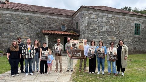 Presentaci�n do cartel da 41.� edici�n, no adro da igrexa de Bu�o 