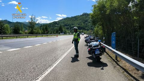 Un agente de la Guardia Civil de Tráfico