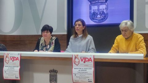 (De izda a dcha) Mara Teresa Daz Campomanes, gerente del Centro Comunitario de Sangre y Tejidos de Asturias, Mara Teresa Daz; Lourdes Garca, concejala de Salud Pblica del Ayuntamiento de Oviedo; y Ernesto Marcos Antua, presidente Hermandad de Donantes de Sangre